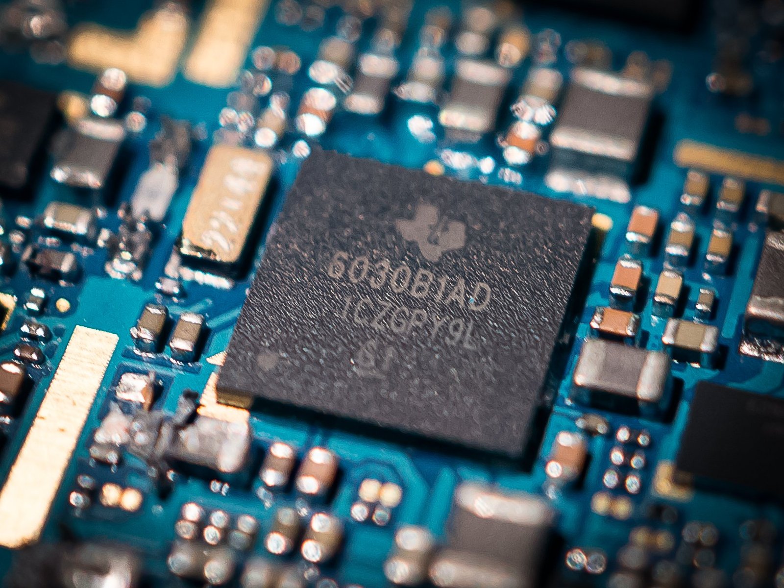 CPU